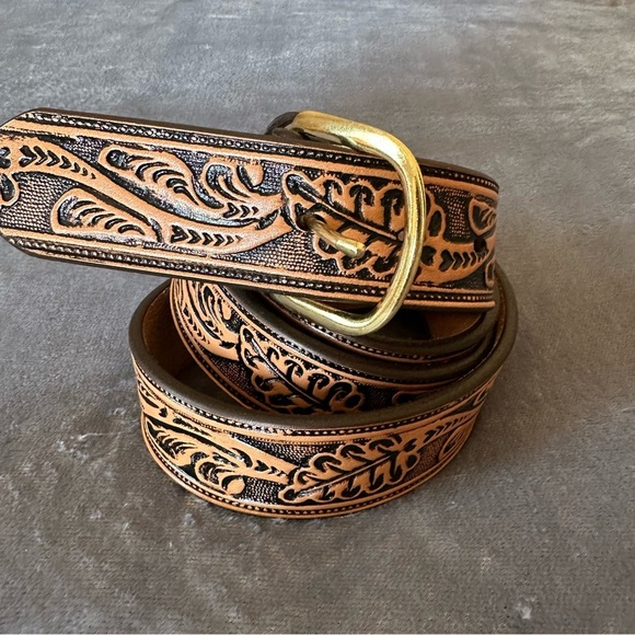 Buffalo Leather Billfolds Men’s Embossed WESTERN Cowboy Tan Gold Buckle Belt 48 - Picture 1 of 12